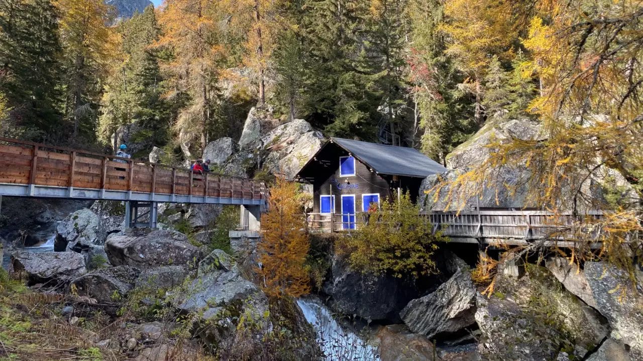 FRANCE –> Bérard Waterfall